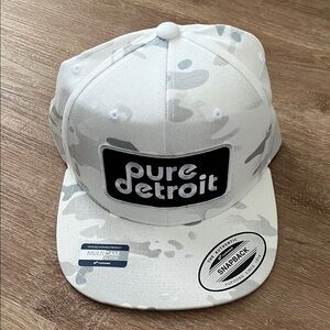 NWT Pure Detroit Camo Snapback Hat - White and Gray